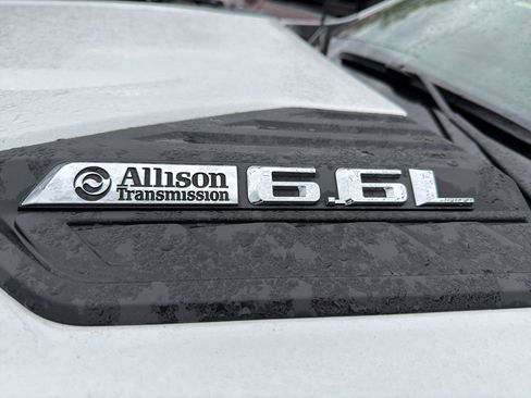 Used 2025 Chevrolet Silverado 2500 Custom w/ Custom Convenience Package image 8