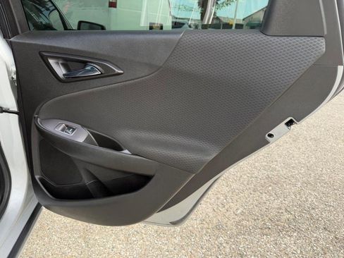 Used 2021 Chevrolet Malibu LS FWD image 36