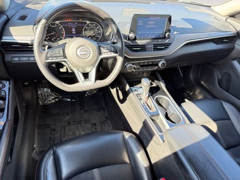 Used 2024 Nissan Altima 2.5 SR FWD image 15