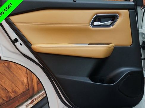 Used 2022 Nissan Rogue Platinum w/ Head-Up Display Package image 42