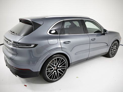 New 2026 Porsche Cayenne image 7