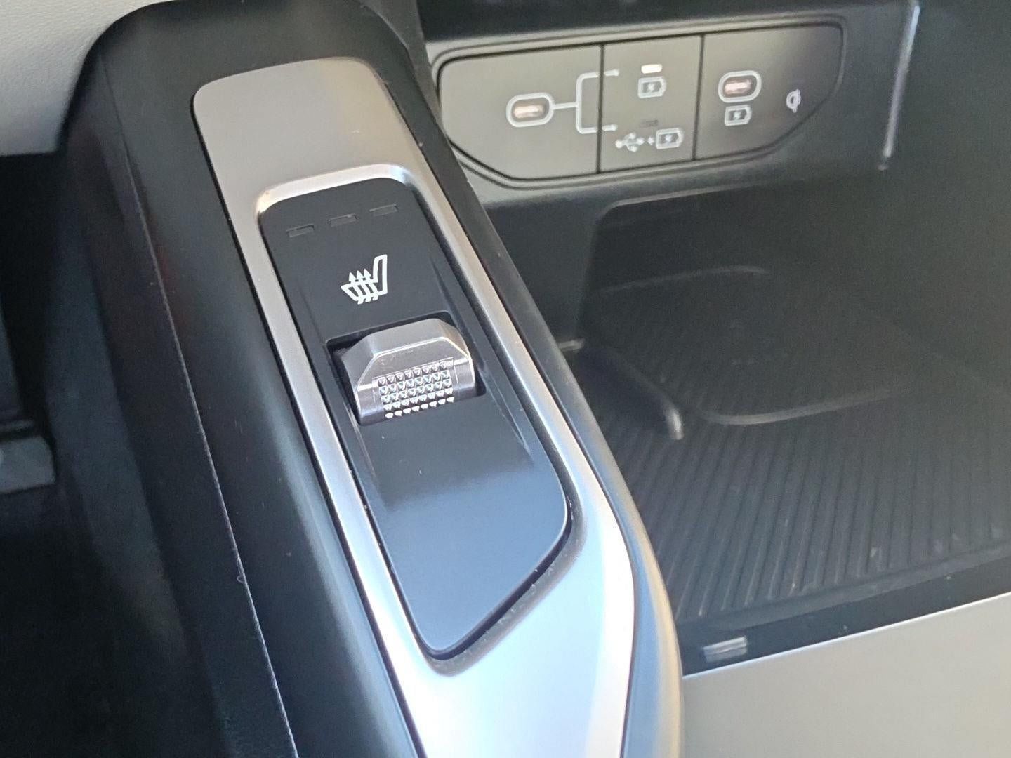 Certified 2025 Kia Sorento X-Line EX AWD/4WD image 32