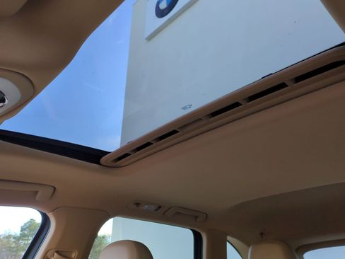 Used 2017 Porsche Cayenne Platinum Edition image 27