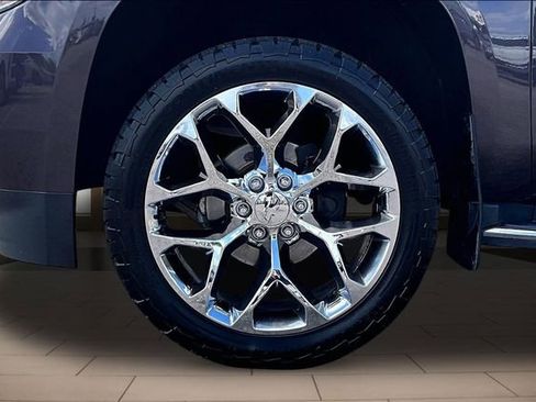 Used 2015 Chevrolet Tahoe LTZ AWD/4WD image 9