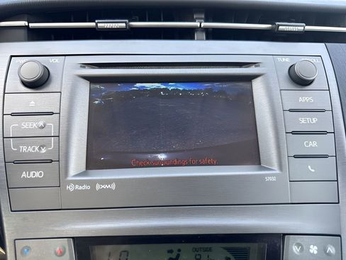 Used 2014 Toyota Prius Three image 16