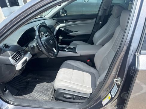 Used 2018 Honda Accord Touring image 12