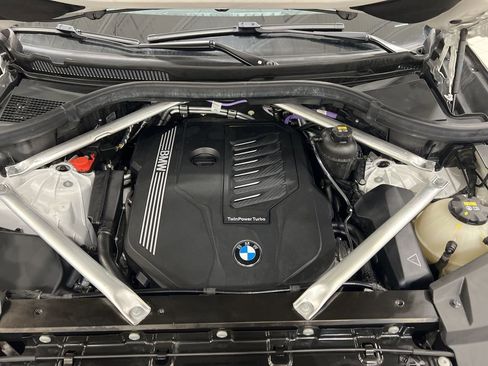 Used 2022 BMW X5 xDrive40i w/ Premium Package image 8