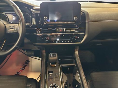 Used 2024 Nissan Pathfinder Rock Creek AWD/4WD image 12