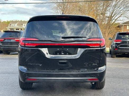 New 2026 Chrysler Pacifica Select w/ S Appearance Package image 5