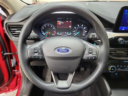 Used 2020 Ford Escape SE image 21