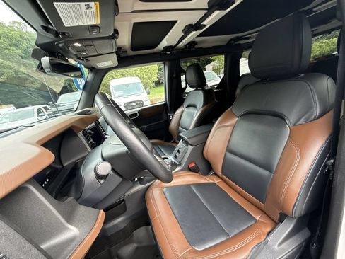 Used 2024 Ford Bronco Outer Banks AWD/4WD image 11