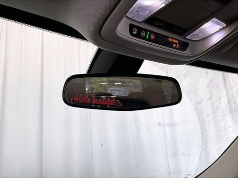 Used 2021 Chevrolet Traverse LT FWD image 17