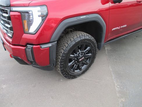 Used 2024 GMC Sierra 2500 AT4 w/ AT4 Premium Plus Package image 13