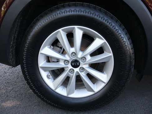 Used 2019 Kia Sorento AWD V6 image 45