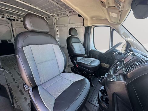Used 2024 RAM ProMaster 2500 w/ Convenience Group FWD image 21