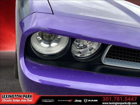 Used 2014 Dodge Challenger R/T RWD image 31