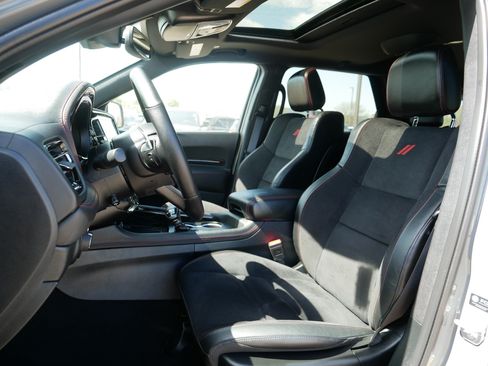 Used 2025 Dodge Durango GT AWD/4WD image 34