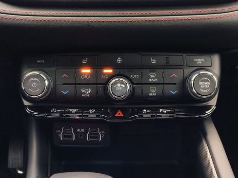 Used 2024 Dodge Durango GT w/ Trailer Tow Group IV AWD/4WD image 34