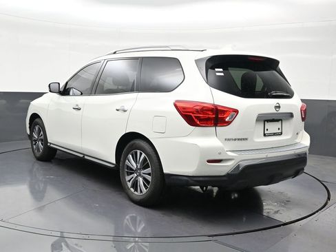 Used 2020 Nissan Pathfinder SV FWD image 3
