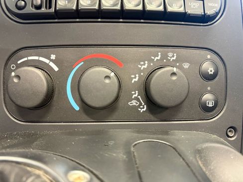 Used 2004 Dodge Viper SRT-10 image 38