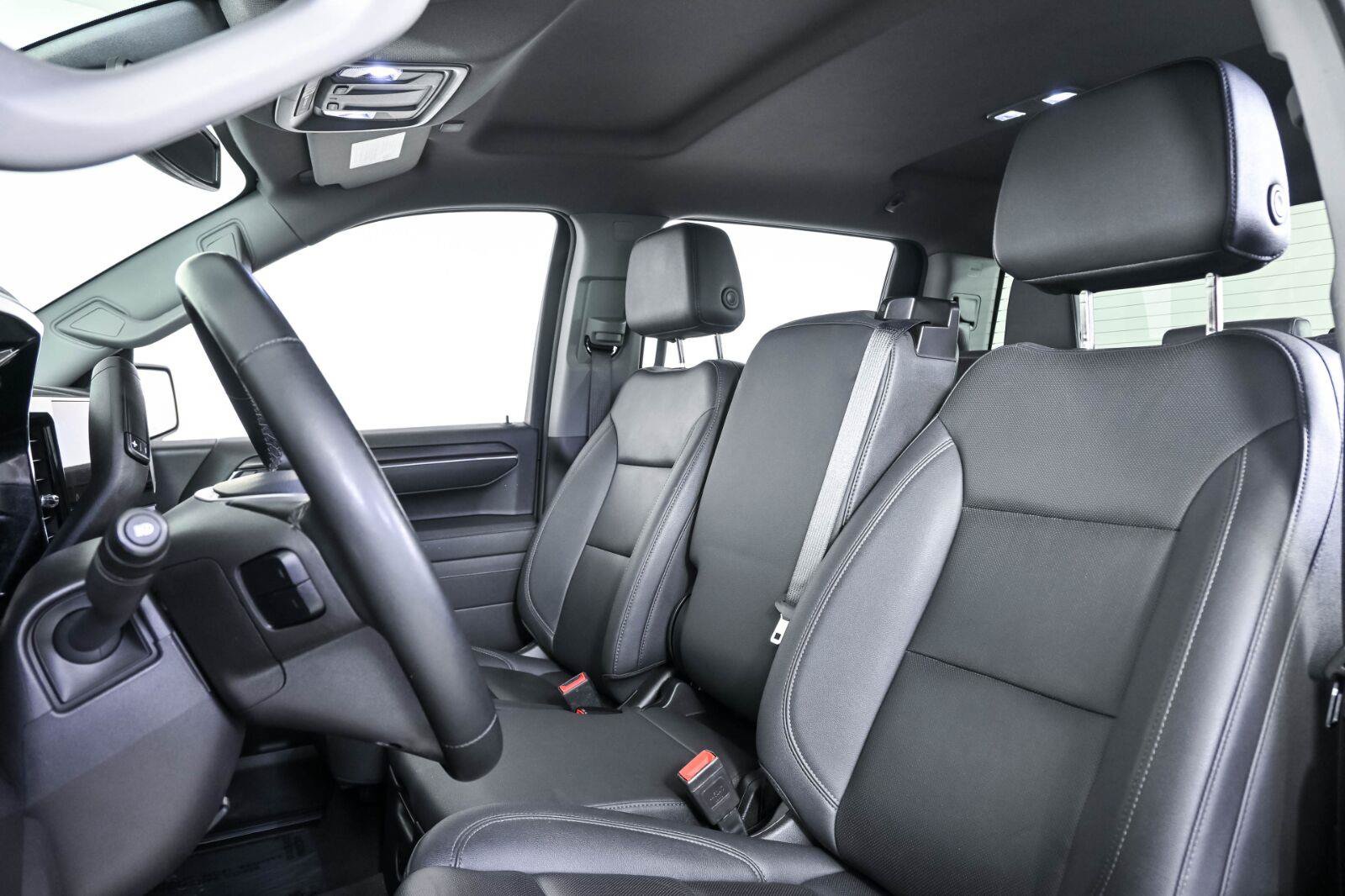Used 2025 GMC Sierra 1500 SLT RWD image 5