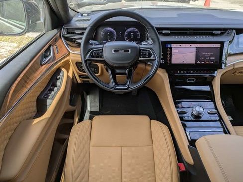 New 2026 Jeep Grand Cherokee L Summit w/ Obsidian Package AWD/4WD image 18