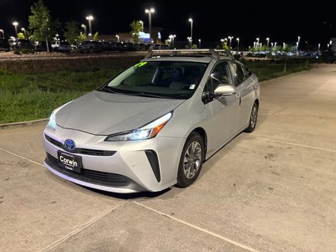 Used 2019 Toyota Prius Limited w/ Premium Convenience Package FWD image 6