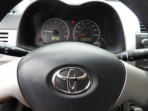 Used 2011 Toyota Corolla LE image 19