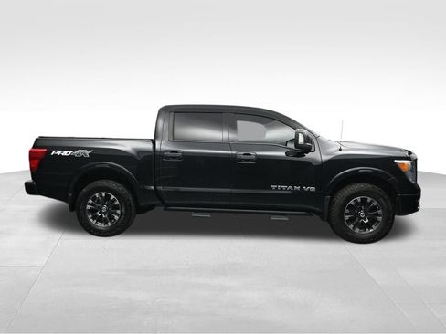 Used 2019 Nissan Titan PRO-4X w/ Pro-4x Convenience Package AWD/4WD image 6