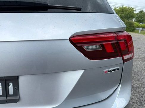 Used 2020 Volkswagen Tiguan SE R-Line w/ 3rd Row Seat Package AWD/4WD image 13