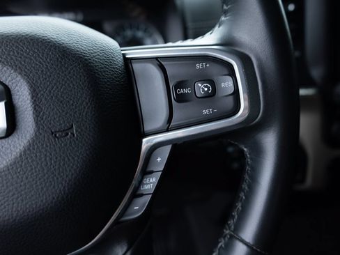 Used 2022 RAM 1500 Laramie AWD/4WD image 12