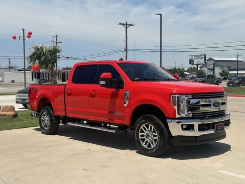 Used 2019 Ford F250 Lariat w/ Lariat Value Package AWD/4WD image 4