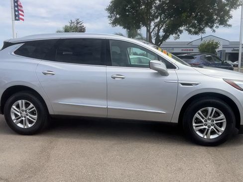 Used 2021 Buick Enclave Essence FWD image 8