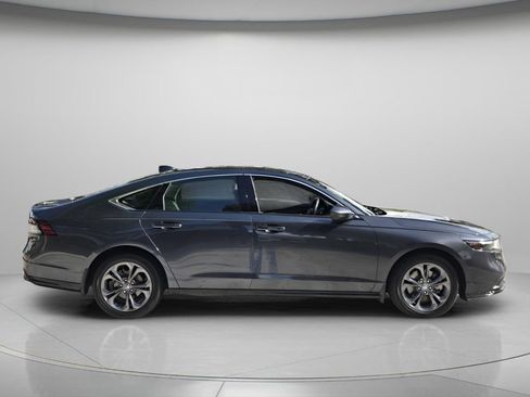 Used 2023 Honda Accord EX-L image 3