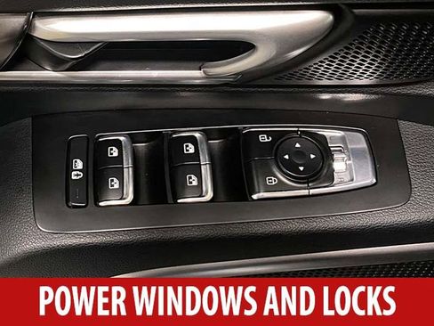 Used 2025 Kia Telluride S FWD image 8