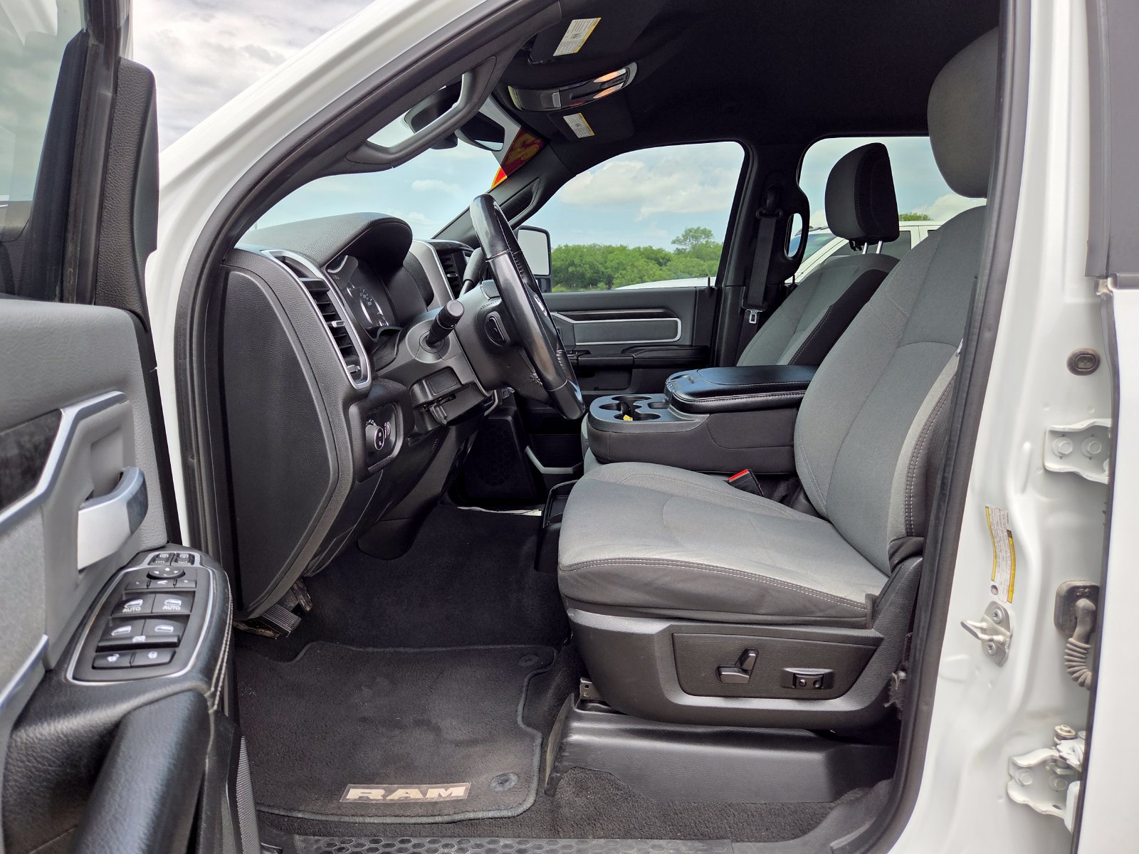 Used 2023 RAM 2500 Big Horn w/ Level 1 Equipment Group AWD/4WD image 17