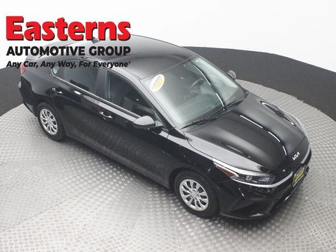 Used 2023 Kia Forte LX FWD image 3