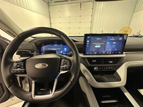 Used 2025 Ford Explorer Platinum w/ Ultimate Package AWD/4WD image 43