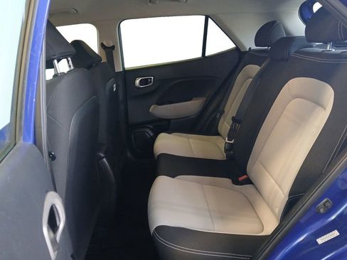 Used 2021 Hyundai Venue SEL FWD image 13