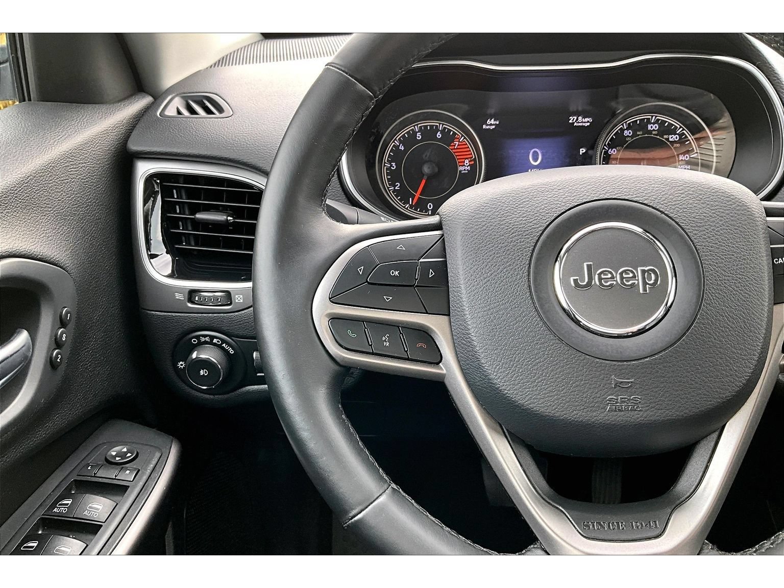 Used 2019 Jeep Cherokee Limited AWD/4WD image 10