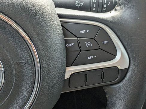 Used 2019 Jeep Renegade Latitude w/ Cold Weather Group image 26