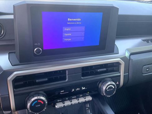 Used 2025 Toyota Tacoma SR5 AWD/4WD image 34