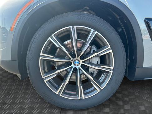 New 2025 BMW X5 xDrive40i w/ Parking Assistance Package image 12
