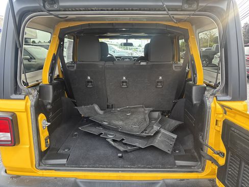 Used 2018 Jeep Wrangler Unlimited Sport S AWD/4WD image 28