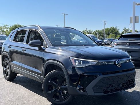 New 2026 Volkswagen Taos SE AWD/4WD image 2