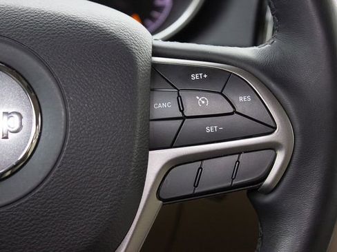 Used 2019 Jeep Grand Cherokee Limited image 24