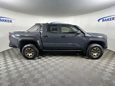 Used 2024 Toyota Tacoma Trailhunter AWD/4WD image 10