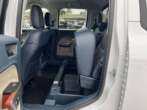 Used 2025 Ford Maverick Lariat w/ 4K Tow Package AWD/4WD image 39