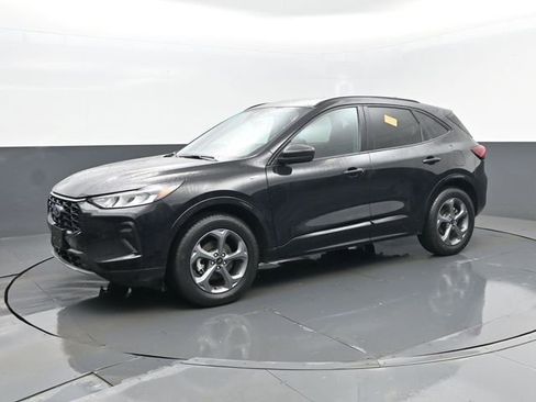 Used 2024 Ford Escape ST-Line image 2