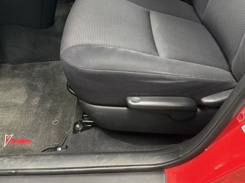 Used 2005 Pontiac Vibe w/ Power Group Value Package FWD image 16